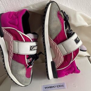 LIKE NEW KIDS DOLCE GABBANA SNEAKERS SIZE 26EU